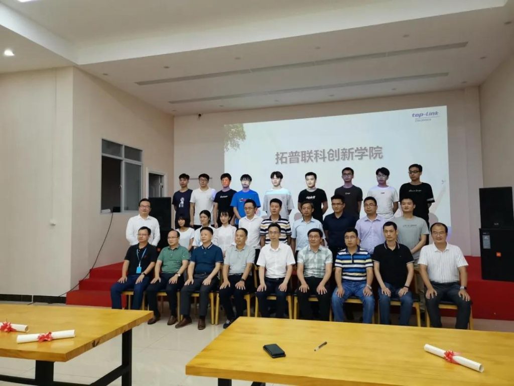 在拓普聯(lián)科，我們學(xué)習(xí)提升，超越自我；