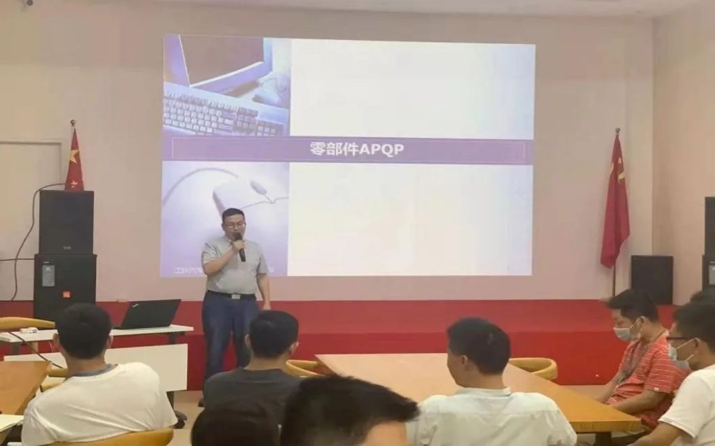 王生忠進(jìn)行案例分析講解